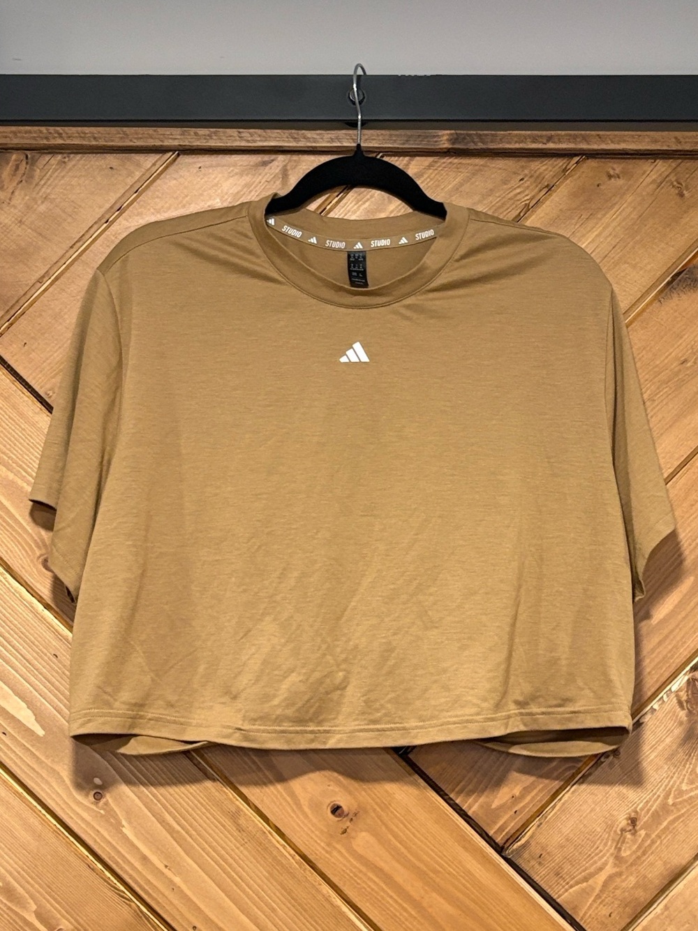 Adidas Cropped Crew Tee in Camel Twisted Back XL